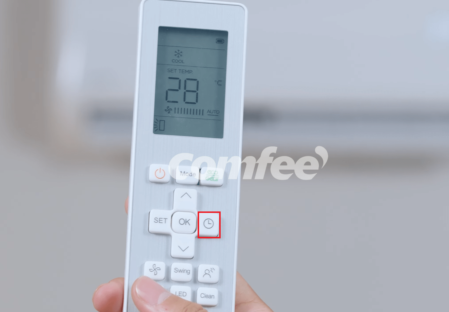 Nhấn nút TIMER trên remote để cài đặt hẹn giờ điều hoà Comfee