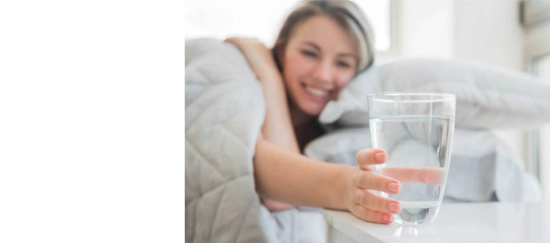 Manfaat Minum Air Hangat di Pagi Hari dan Sebelum Tidur