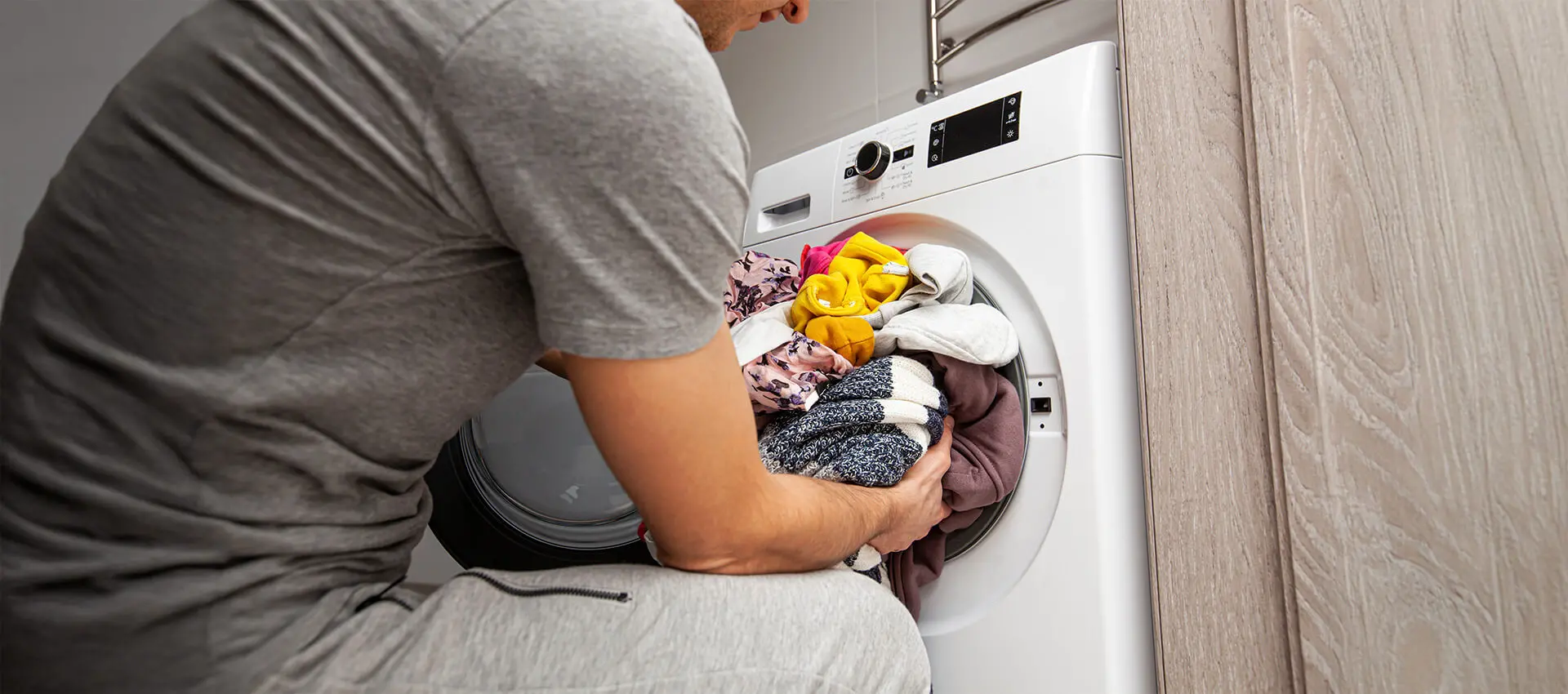 Ketahui Jenis Bahan Pakaian Sebelum Menggunakan Mesin Cuci